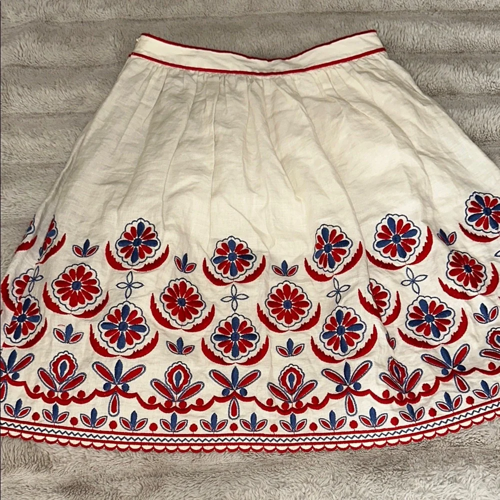 J. Crew used Embroidered Floral Cream Skirt size 6 in good condition